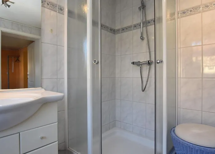 Geraeumige Mit Garten In Brusow